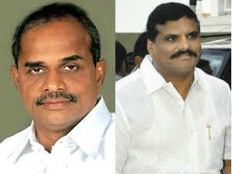 వైయస్-మద్యం రగడ: మతితప్పిందని బొత్సపై శోభ ఫైర్