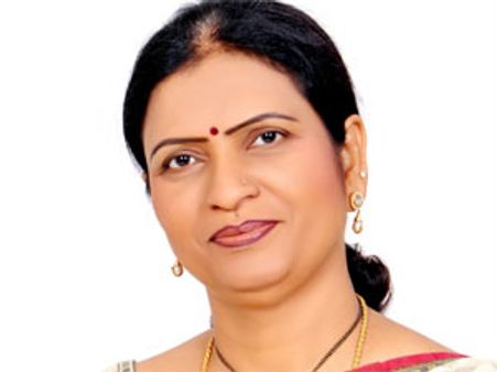 మేం రాయలసీమలో కలవడమేంటి?: టిజిపై డికె అరుణ