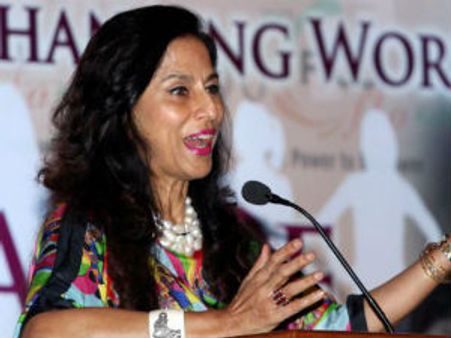 సరదాగా వ్యాఖ్యానిస్తే...: క్షమాపణ చెప్పనన్న శోభా డే