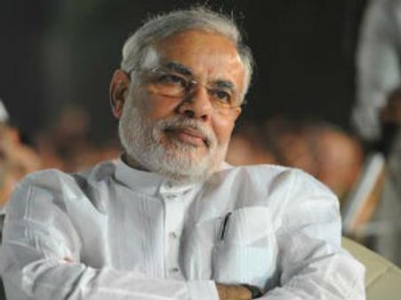 సిఎంగా చేస్తోంది నేను కాదు!: సినీ ప్రముఖులతో మోడీ