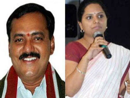 అది ఉన్మాదం: కవిత, కొండా సురేఖపై గండ్ర నో కామెంట్