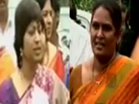 వెనక్కి వెళ్లం: టిపై గవర్నర్‌ను కల్సిన మంత్రుల భార్యలు