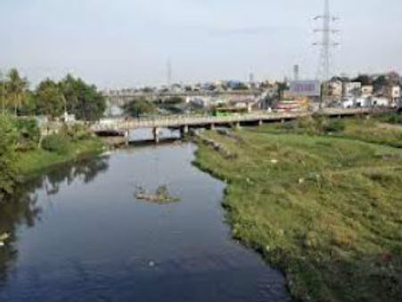 తండ్రి చేతుల్లోంచి జారి మూసీ నదిలో పడిన పాప