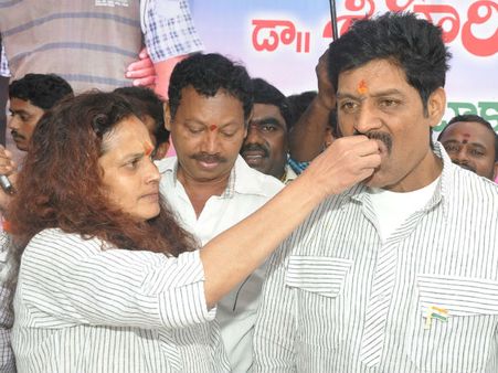 జగన్‌కు గుడ్‌బై: కూకట్‌పల్లి నుంచి హీరో శ్రీహరి పోటీ