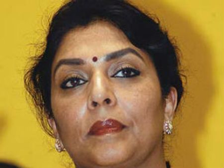 రేణుకా చౌదరి కత్తికి రెండు వైపులా పదును?