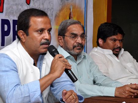 తెలంగాణ కోసం నాయకత్వ మార్పుకైనా సై: యాష్కీ