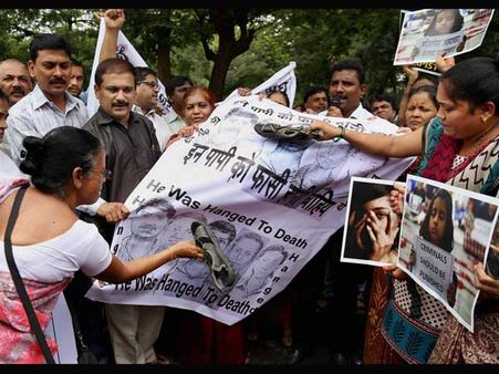 రేప్ జీవితాన్ని అంతం చేయదు, విధుల్లో చేరుతా: విక్టిమ్