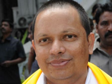 సోదరుడి హత్య: లొంగిపోయిన టిడిపి ఎమ్మెల్యే శేఖర్