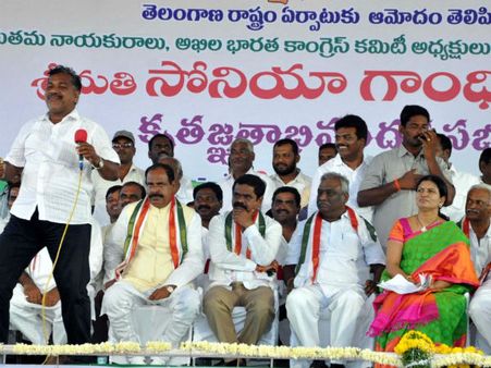 టీపై టిడిపి, వైకాపా యూటర్న్ వల్లే జాప్యం: డికె అరుణ
