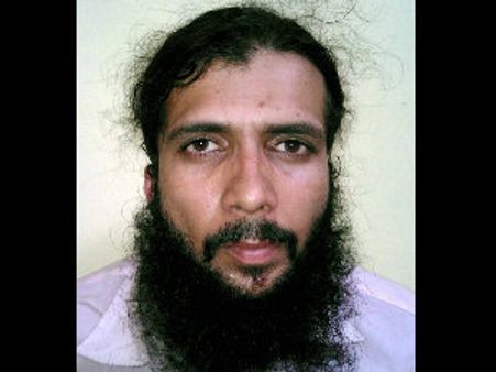 8 చోట్ల రెక్కీ: రాత్రి నిద్రలేని భత్కల్, 12 రాష్ట్రాల విజ్ఞప్తి