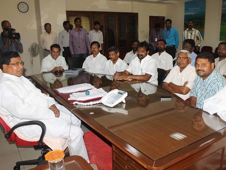 రాక్షసులమా?: కోదండ, మాకే హక్కులేదా: మందకృష్ణ