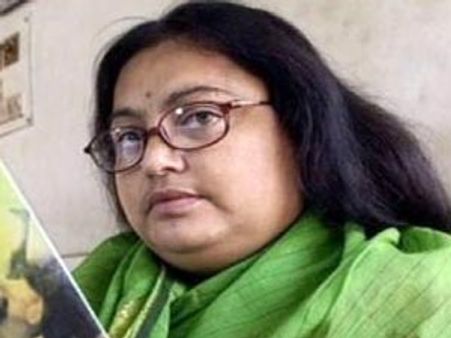 భర్తను కట్టేసి, అఫ్గాన్‌లో భారత రచయిత్రి కాల్చివేత