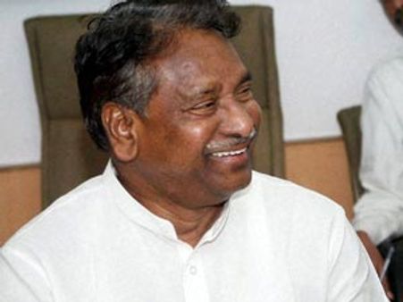 కేంద్రం పునరాలోచన: కావూరి, టిలోను తుఫాన్‌కు సెగ