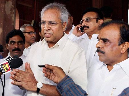 అడ్డుకోవడంపై ఆరా: ఉండవల్లి, ఇప్పుడే ఇలా..: వీరశివా