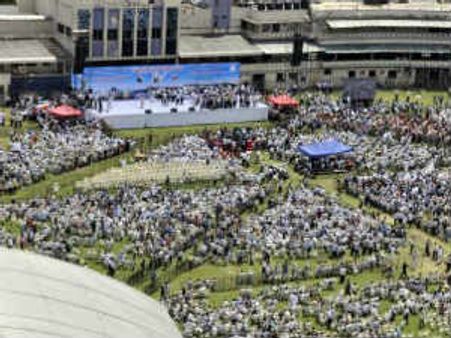 కెసిఆర్ ఏలుకో: ఆకట్టుకున్న సత్యవాణి, కిరణ్ ఆసక్తి