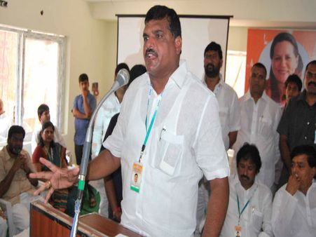 కార్యర్తలకు సోషల్ మీడియాపై బొత్స పాఠాలు