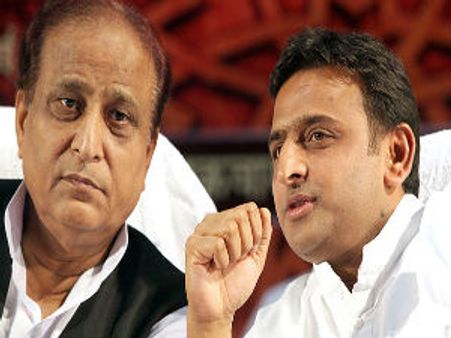 అఖిలేష్‌కు ఆజంఖాన్ ఝలక్: సమావేశానికి డుమ్మా