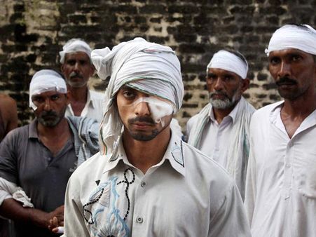 యూపి అల్లర్లు: కేంద్రం, యుపి ప్రభుత్వానికి నోటీసులు