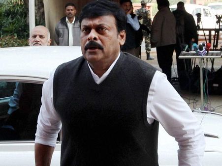 చిరు ఇంటి ముట్టడి: జైపికి సమైక్యసెగ, ఆగ్రహం