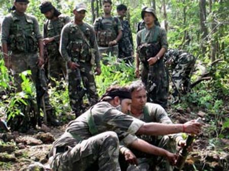 ఎన్‌కౌంటర్: వరంగల్ స్తీ సహా 14 మంది మావోల హతం