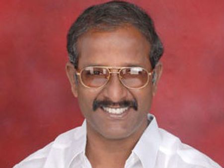 జగన్ ఆనందంలో విజయమ్మ నిజాలు: రాజేంద్ర ప్రసాద్