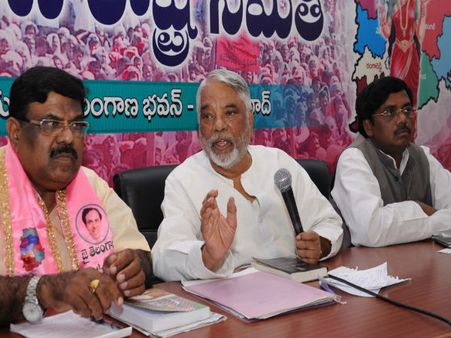 పదవిలో ఉండే అర్హతలేదు, దగాకోరు: కిరణ్‌ రెడ్డిపై కెకె