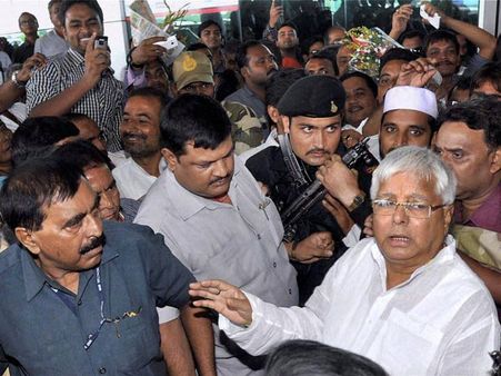 లాలూ, రబ్రీలపై ట్విట్టర్‌లో జోక్‌లే జోక్‌లు (ఫొటోలు)