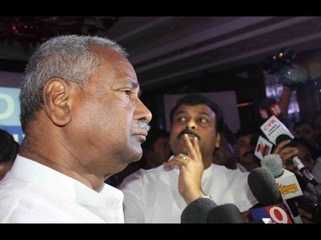 టీ నోట్‌పై కావూరి, చిరు, పళ్లంరాజు, కోట్ల రాజీనామా?