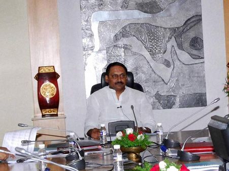 సిఎంతో 13మంది మంత్రులు, 30మంది ఎమ్మెల్యేలు?