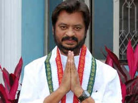 దాడి: హర్షకుమార్ తనయుల అరెస్ట్, క్షమాపణ