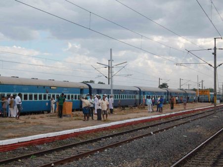 సమైక్య ఆందోళన: అలుముకుంటున్న అంధకారం