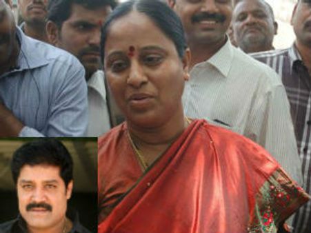 శ్రీహరి ఇంటర్వ్యూ కదిలిస్తుంది: సురేఖ, పిలిస్తే..: తలసాని