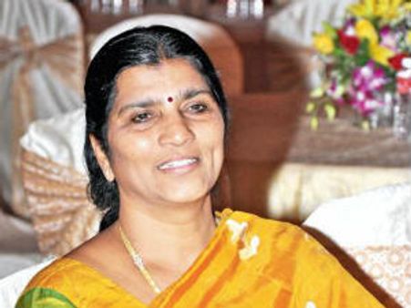 శ్రీహరి సేవాతత్ప్రత: ఎంపి అయ్యేవారన్న లక్ష్మీపార్వతి