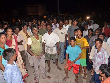 ఫైలిన్: శ్రీకాకుళంలో 52వేల మంది తరలింపు