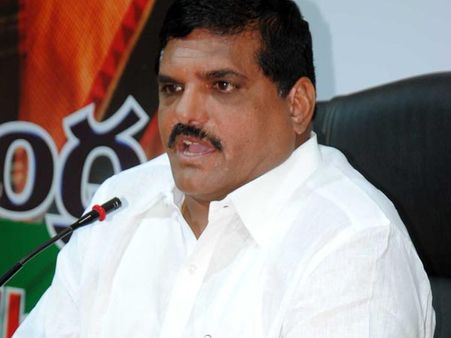 లాభం లేదనే ఝాన్సీ రాజీనామా చేయలేదు: బొత్స