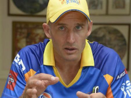 గురునాథ్‌పై మాట మార్చిన హస్సీ