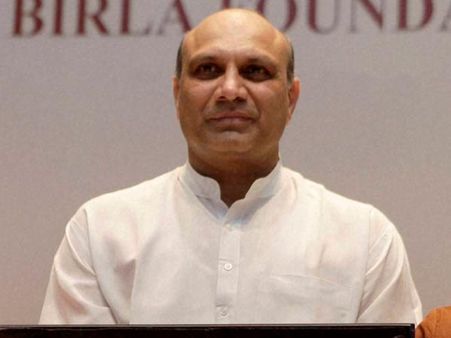 ప్రధాని చెప్పారనే ఉన్నాం: రాజీనామాలపై పళ్లం రాజు