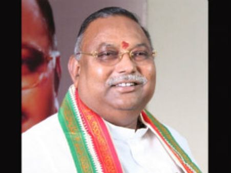 పార్టీలో లేను: రాయపాటి, డోకా లేదు: సాయి ప్రతాప్