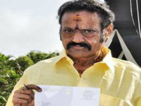 హరికృష్ణకు షాక్: రాజీనామాలు చేయని ముగ్గురు