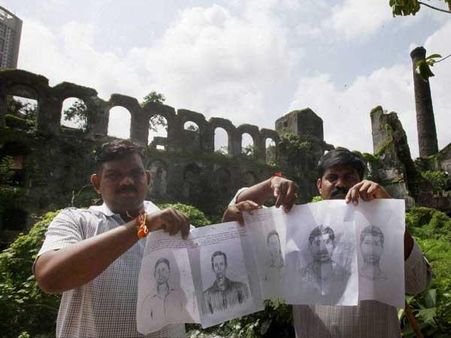 కోర్టులో సొమ్మసిల్లిన రేప్ విక్టిమ్ ఫొటో జర్నలిస్టు