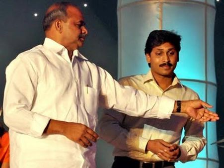 కడప నుండే దూకుడు తగ్గించి: వైఎస్ బాటలో జగన్