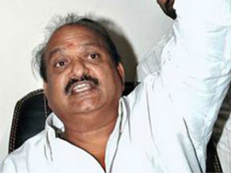  బాబు సన్నిహితుడే, ఎవరికీ భయపడం: జెసి సోదరుడు