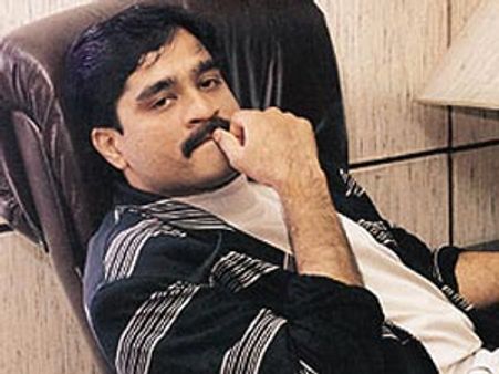 భారత క్రికెటర్లకు దావూద్ కార్ల ఆఫర్: వెంగ్ సర్కార్