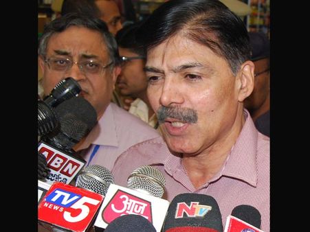 విభజన తర్వాత లా&ఆర్డర్: విజయ్, టెక్కీ రిప్.‌లతో భేటీ