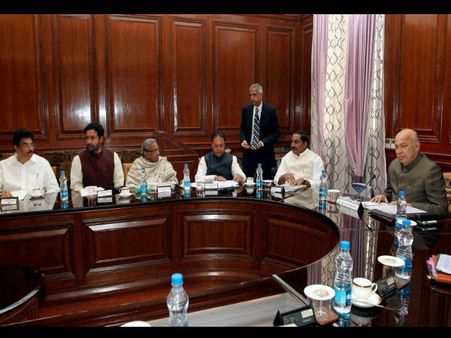 ఏంచెప్తాం?: బొత్స బాణంపై జగన్ నో, బాబు డైలమా