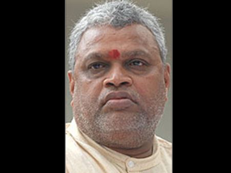 ఎర్రన్నాయుడి విగ్రహ ఏర్పాటుకు అడ్డు, బాబు హెచ్చరిక