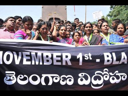 దూసుకెళ్లి టి 'అసెంబ్లీ' కట్టారు, కవిత హ్యాపీ (పిక్చర్స్)