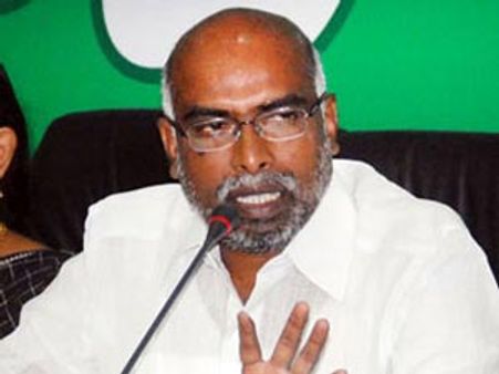 మళ్లీ టార్గెట్ కిరణ్!: సీన్ లేదని కొత్త పార్టీ అశలపై డొక్కా