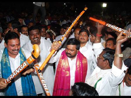 సదర్ అదుర్స్: అపశ్రుతి, ఒకరి మృతి (పిక్చర్స్)