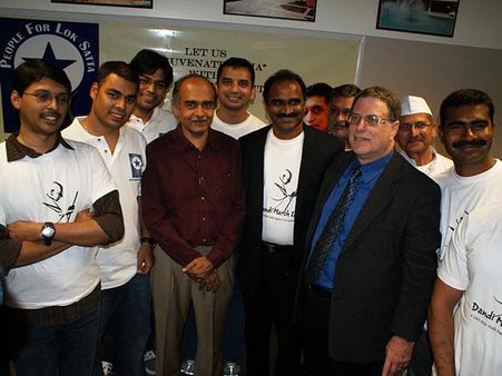 ఢిల్లీ ఎన్నికలు: కేజ్రీవాల్‌ పార్టీకి మద్దతు